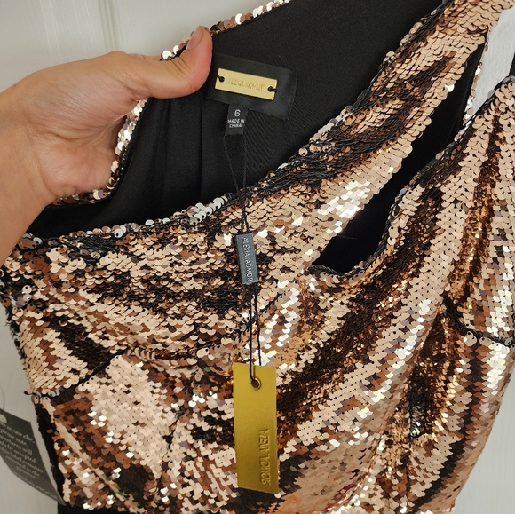 Alexia Admor 1-Shoulder Reversible Sequin Jumpsuit Gold/Silver - Picture 7 of 7